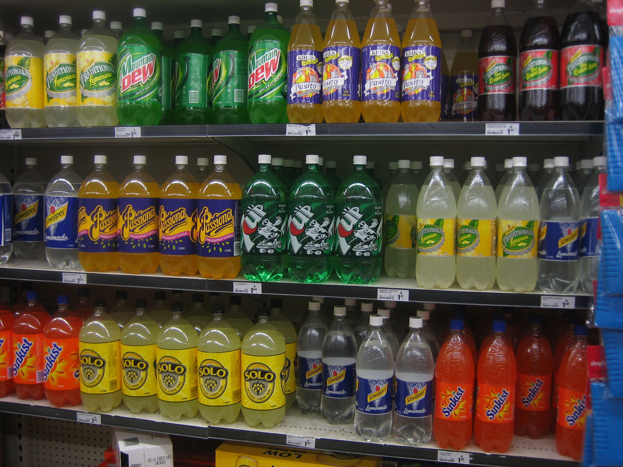 Soft_drink_shelf